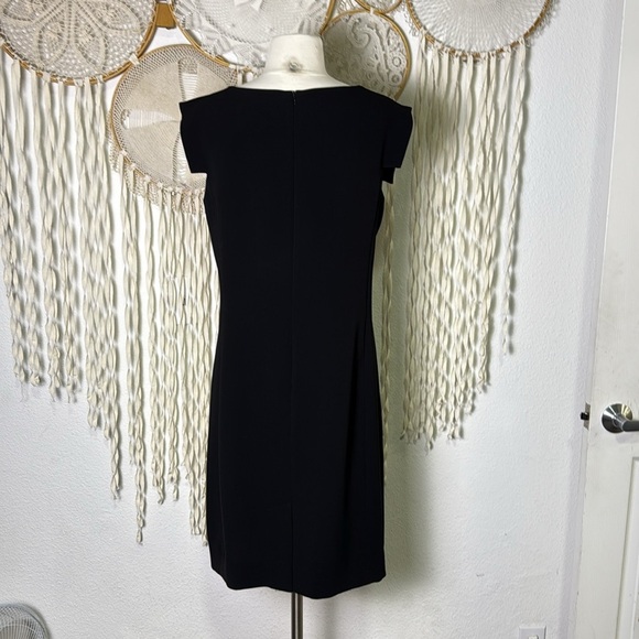 MM Lafleur Sarah Black Cap Sleeve Shift Dress Size 12 - Picture 8 of 9